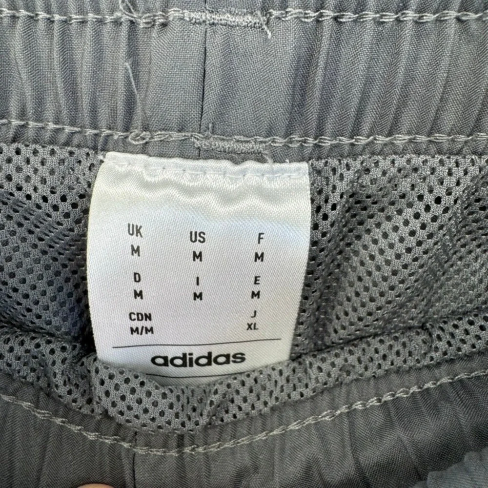 Adidas Mens Grey Stripe Athletic Training Shorts Size Medium Mesh Lined